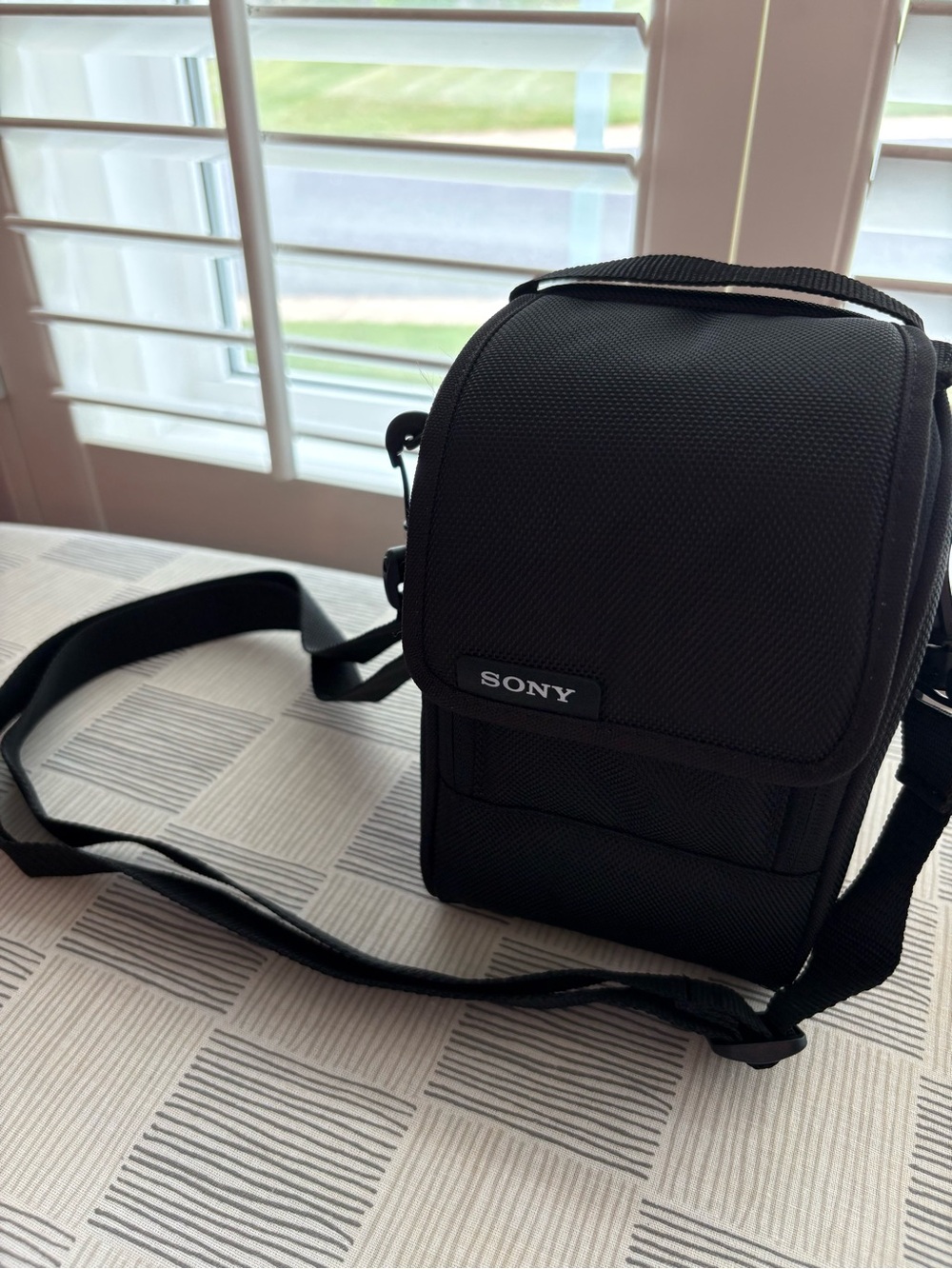 NWOT- Sony Black Compact Shoulder Camera Bag with Adjustable Strap